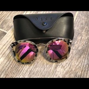 Diff Zoey sunglasses and case BRAND NEW